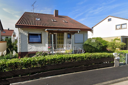 Einfamilienhaus mit großem Garten, Terrasse und eigener Garage