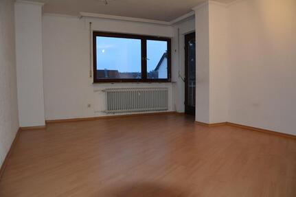 Exklusive 4,5 Zimmer-Wohnung mit Balkon und Einbauküche in Murr